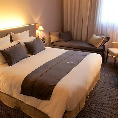 Western De La Breche Hotel 4*