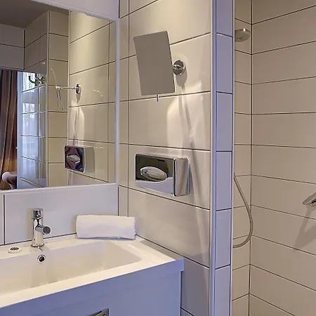 Western De La Breche Hotel 4*