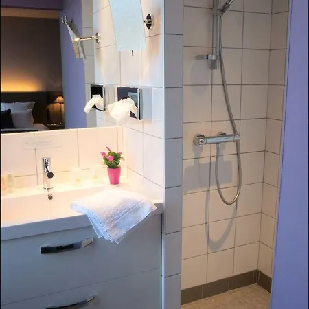 Western De La Breche