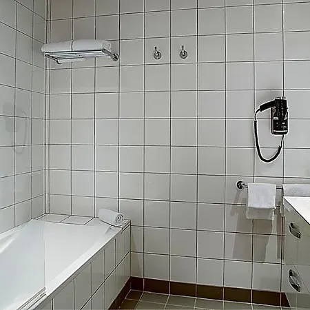 Hotel Western De La Breche 4*