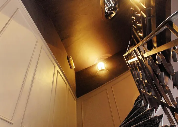 Western De La Breche