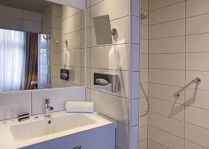 Western De La Breche Hotel 4*