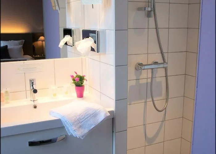 Western De La Breche